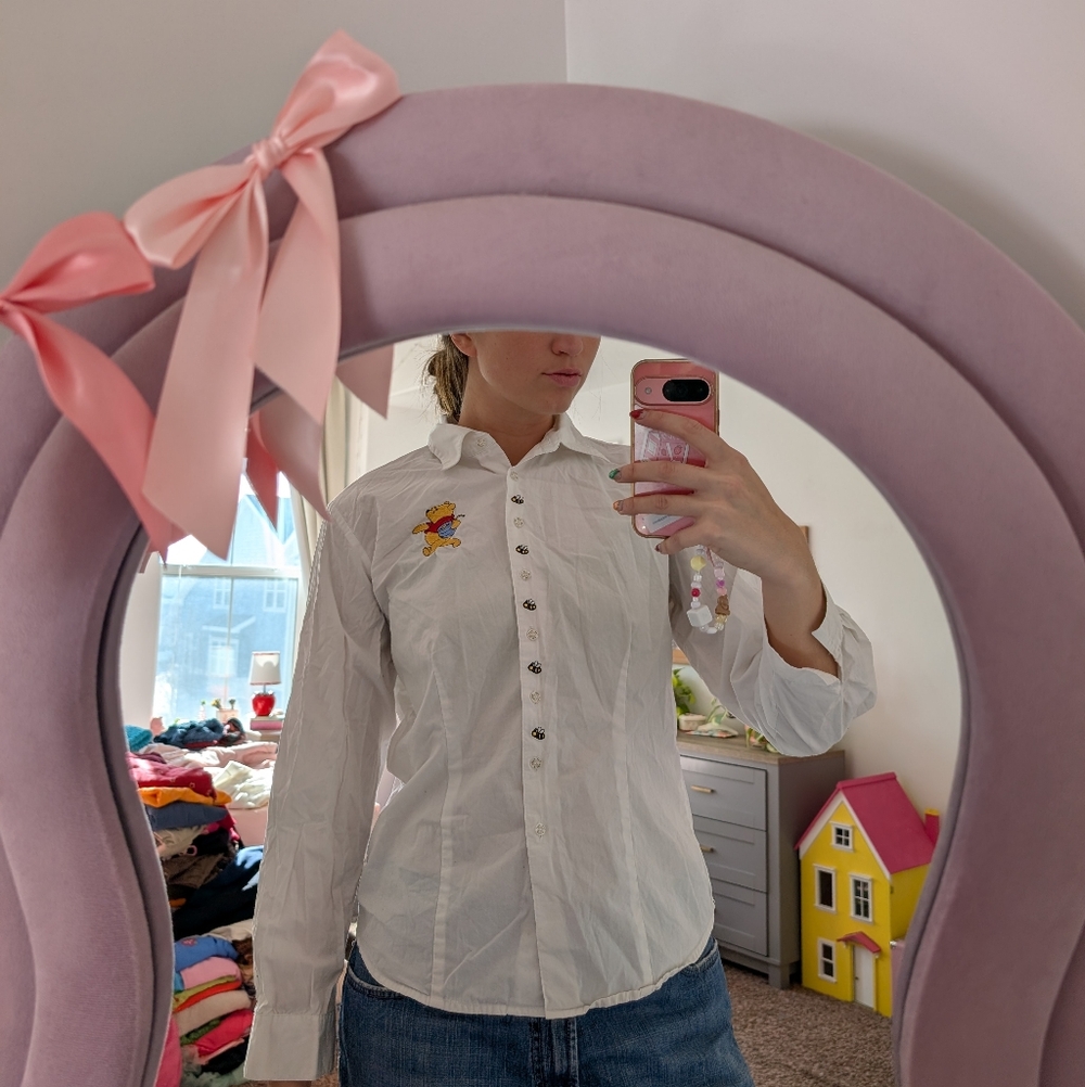 Disney Embroidered Button Up Pooh White Shirt Size Large